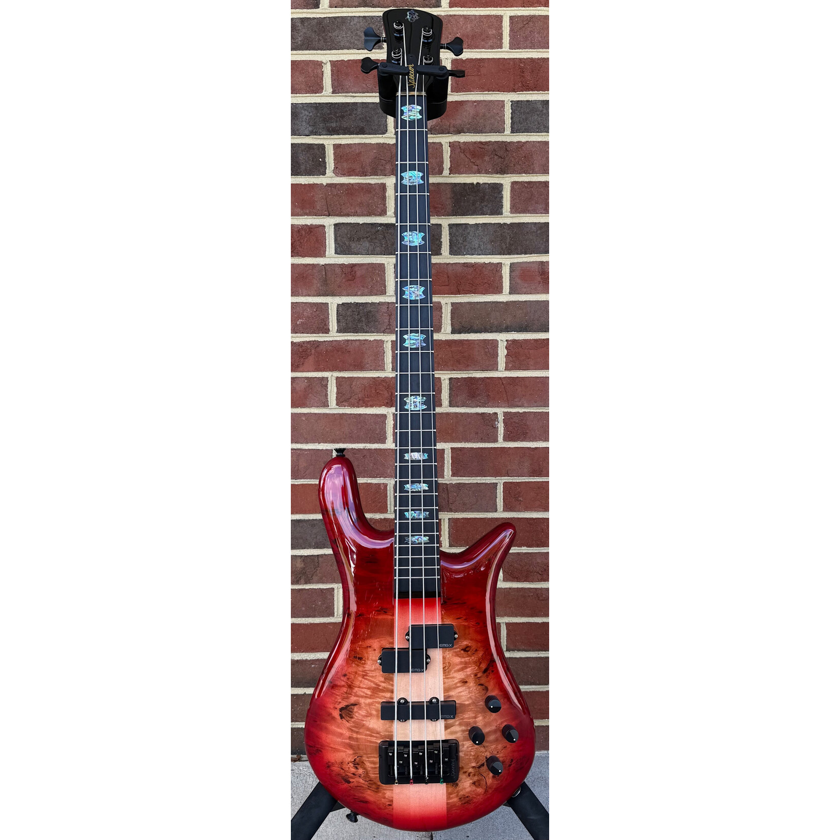 Spector Spector Euro 4 CST, Natural Red Burst, Poplar Burl Top, European Ash Body, 3pc Maple Neck, Ebony Fretboard, EMG X Series Pickups, Spector Legacy Preamp, Gig Bag