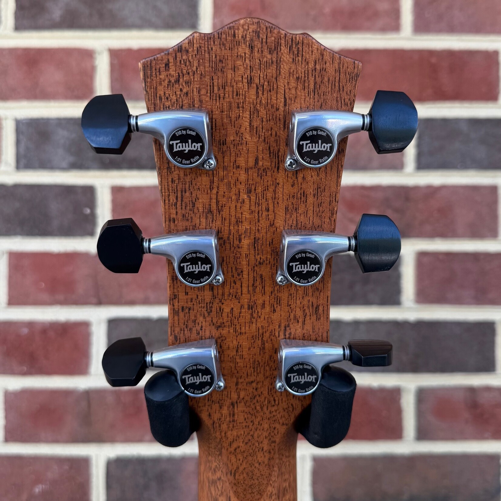 Taylor Taylor Gold Label 814e SB, Torrefied Spruce Top, Honduran Rosewood Back & Sides, LR Baggs Element VTC Electronics, Gold Label Hardshell Case