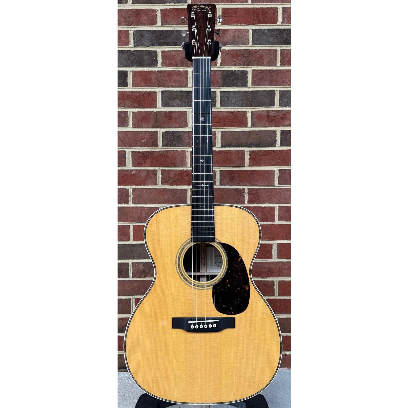 Martin Martin 000-EC Eric Clapton 30th Anniversary, Spruce Top, East Indian Rosewood Back & Sides, Genuine Mahogany Neck, Ebony Fretboard & Bridge, Hardshell Case