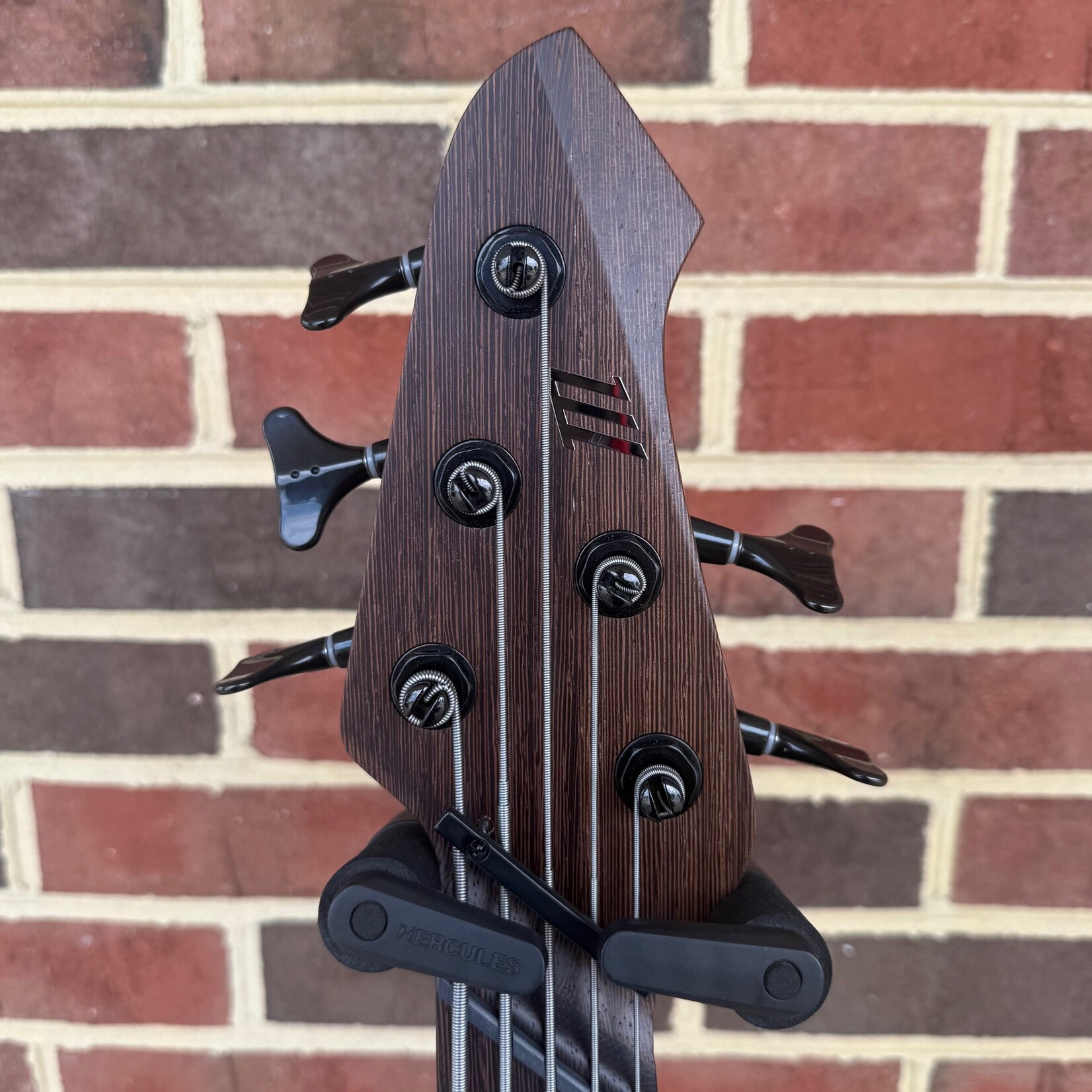 Mayones Mayones Ori Enji 5, Kitsune Orange Matte, Swamp Ash Body, Wenge Neck & Fretboard, Velvetrone Grim VF Pickups, Mayones Hybrid Case