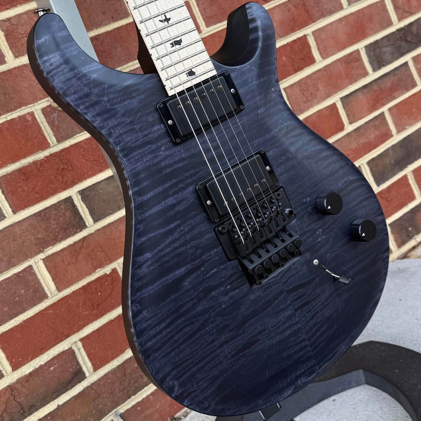 Paul Reed Smith Paul Reed Smith DW CE24 "Floyd", Dustie Waring Signature Model, Grey Black, Stained Binding, Flame Maple Top, Mahogany Body, Maple Neck & Fretboard, Mojotone DW Tomahawk Gen 2 Pickups, Floyd Rose Tremolo, Gig Bag
