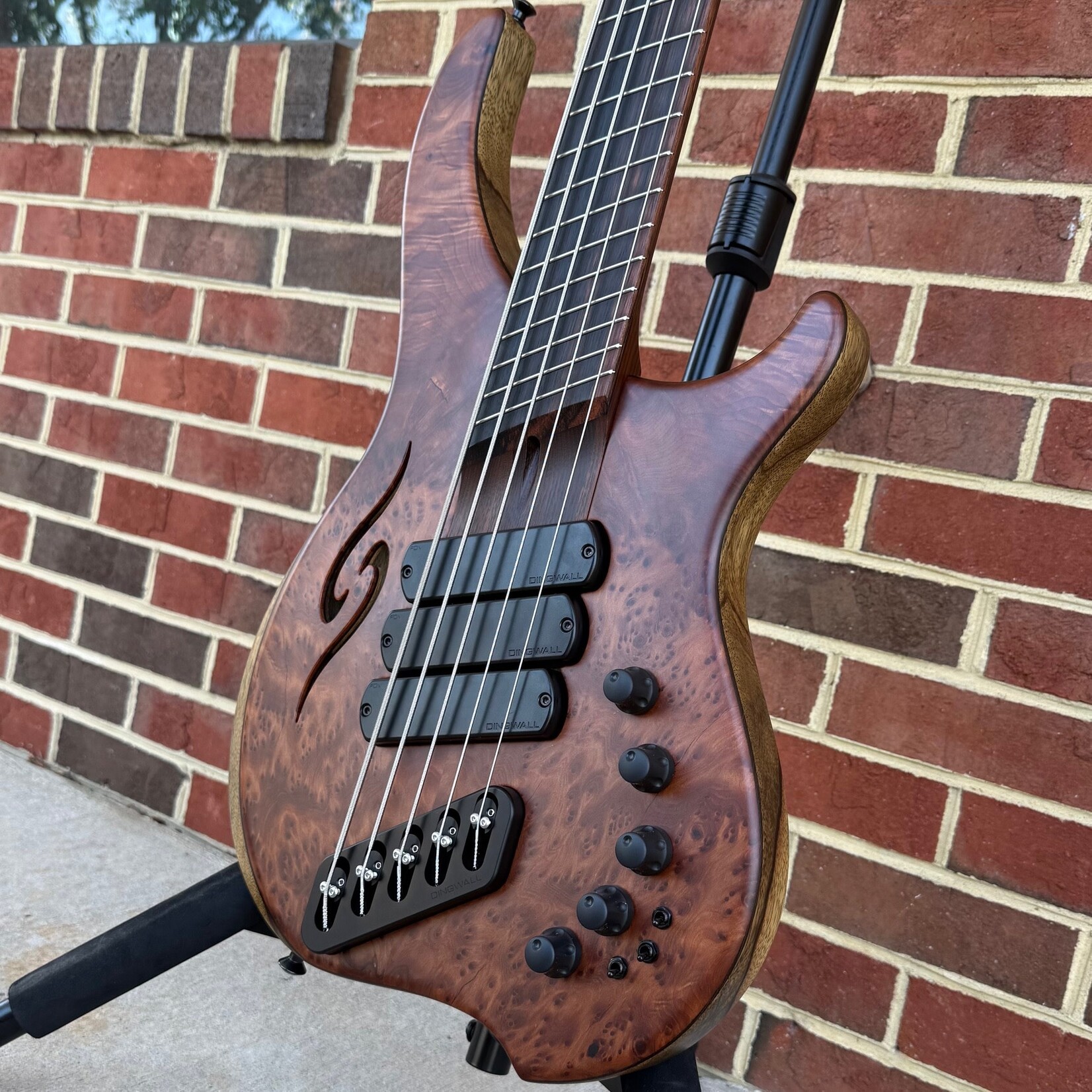 Dingwall Dingwall ABII Custom 5-String, Redwood Burl Top, Black Limba Body, Roasted Ash Neck, Macassar Ebony Fretboard, Redwood 12th Fret "D" and Headstock Logo, Neve Preamp w/ Toggles, Dingwall Deluxe Gig Bag
