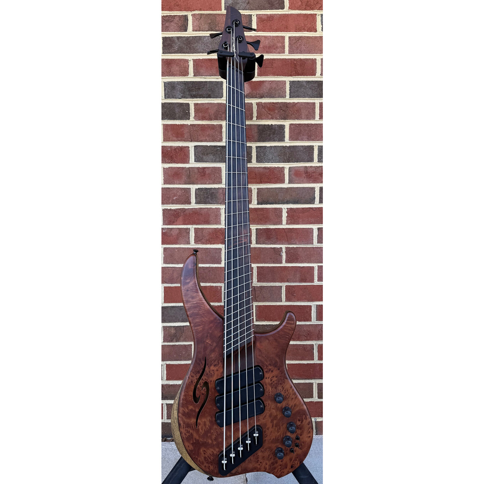 Dingwall Dingwall ABII Custom 5-String, Redwood Burl Top, Black Limba Body, Roasted Ash Neck, Macassar Ebony Fretboard, Redwood 12th Fret "D" and Headstock Logo, Neve Preamp w/ Toggles, Dingwall Deluxe Gig Bag