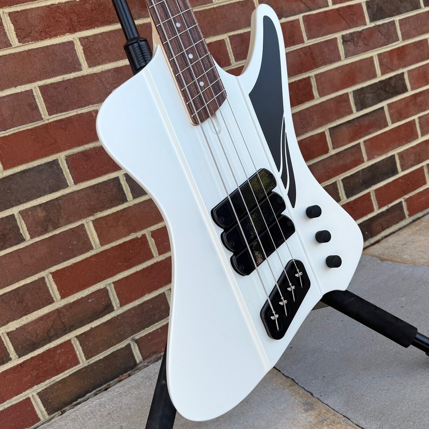 Dingwall Dingwall D-Roc Standard 4-String, Matte Ducati Pearl White, Pau Ferro Fretboard, Dingwall Gig Bag