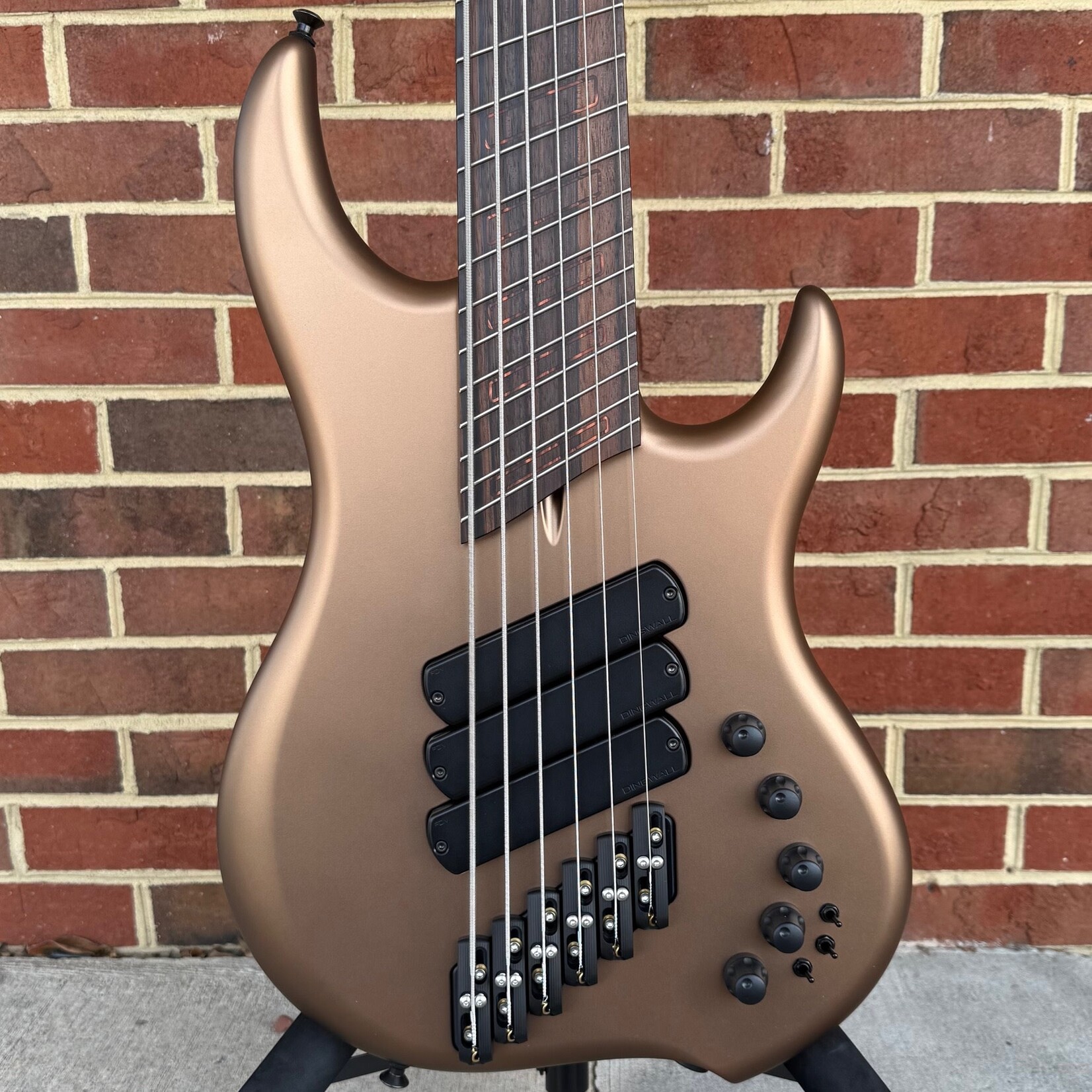 Dingwall Z3 Custom 6-String, Coco Gold Metallic, Swamp Ash