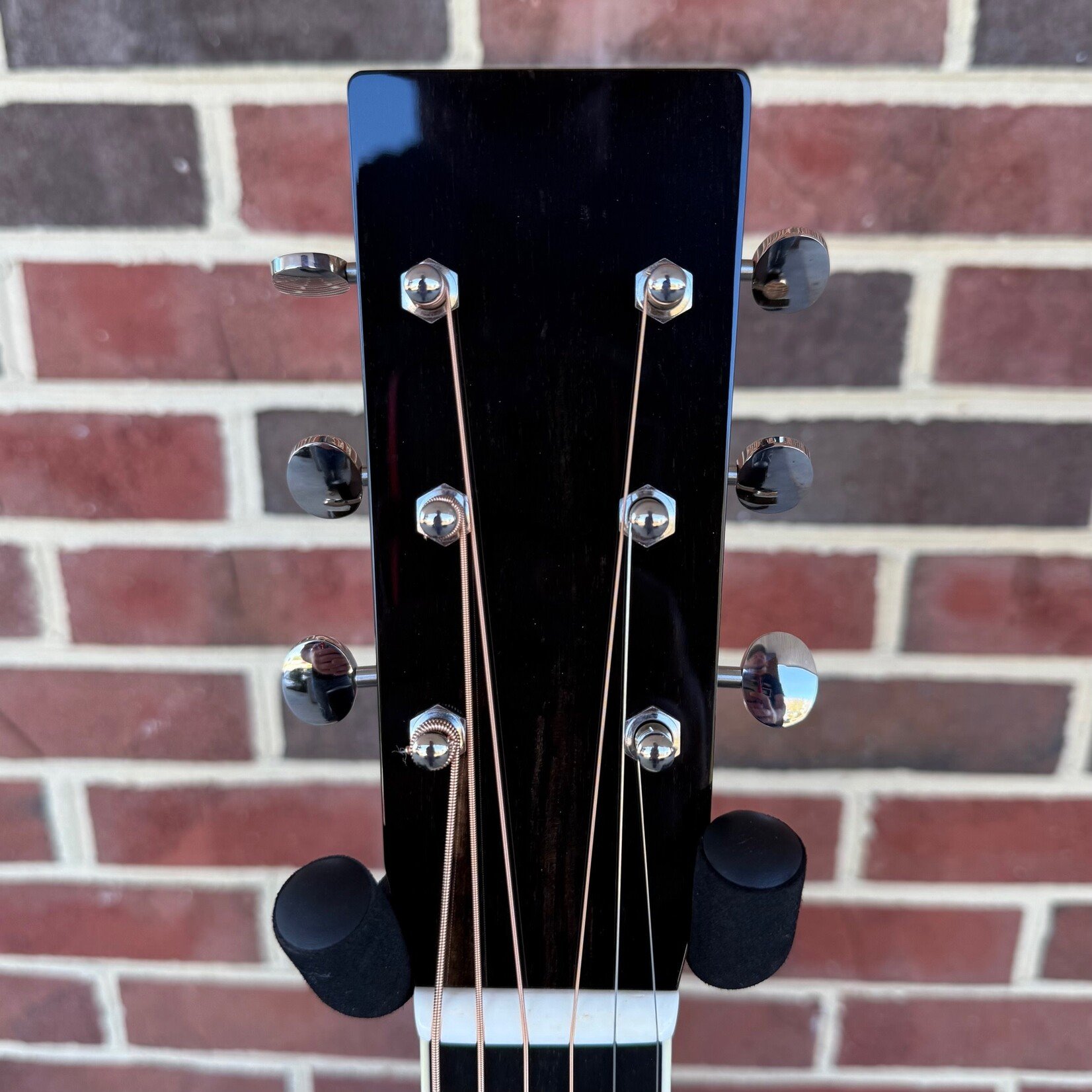 Santa Cruz Guitar Co. Santa Cruz Tony Rice Signature Model, Sitka Spruce Top, Indian Rosewood Back & Sides, Faux Tortoise Pickguard, Hardshell Case