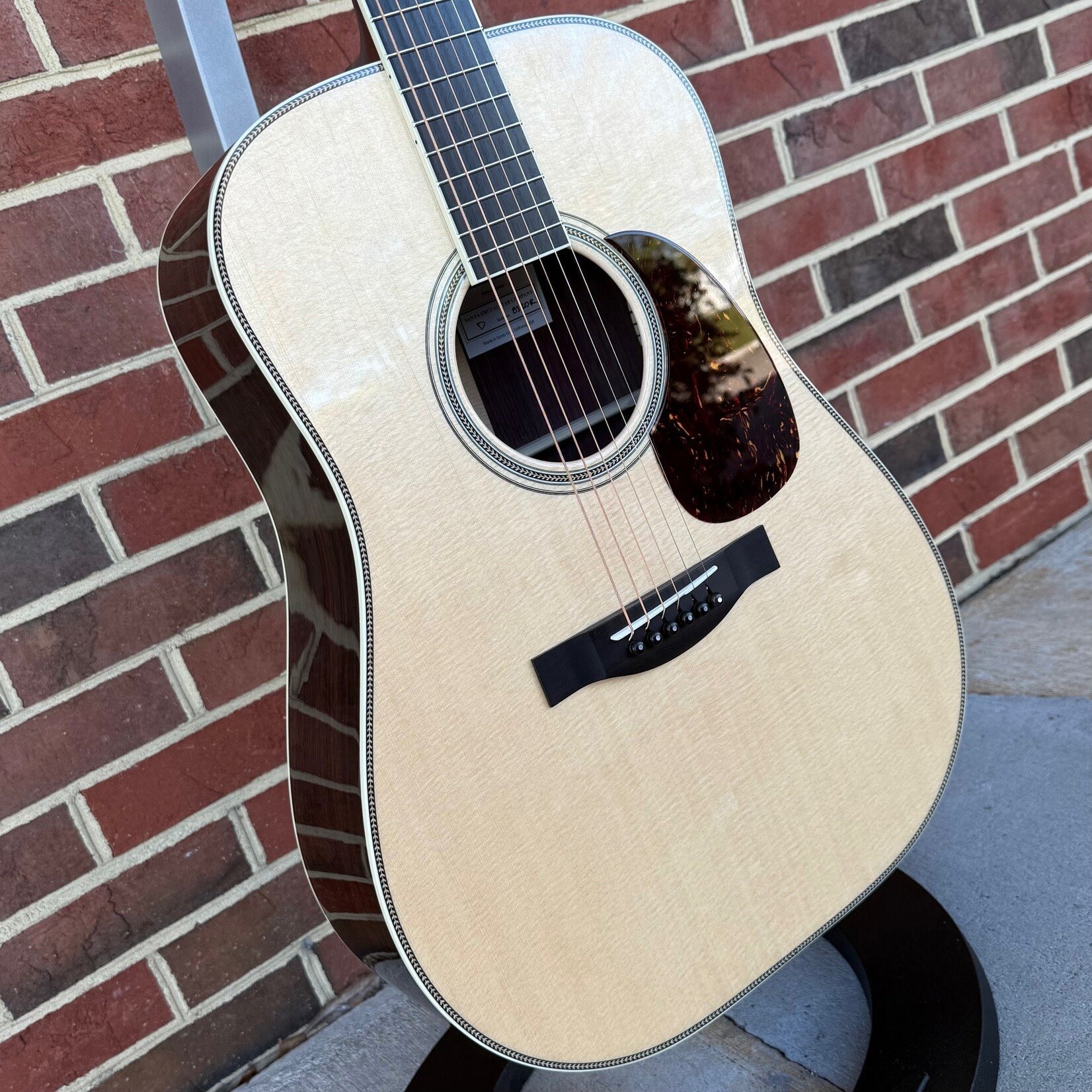 Santa Cruz Guitar Co. Santa Cruz Tony Rice Signature Model, Sitka Spruce Top, Indian Rosewood Back & Sides, Faux Tortoise Pickguard, Hardshell Case