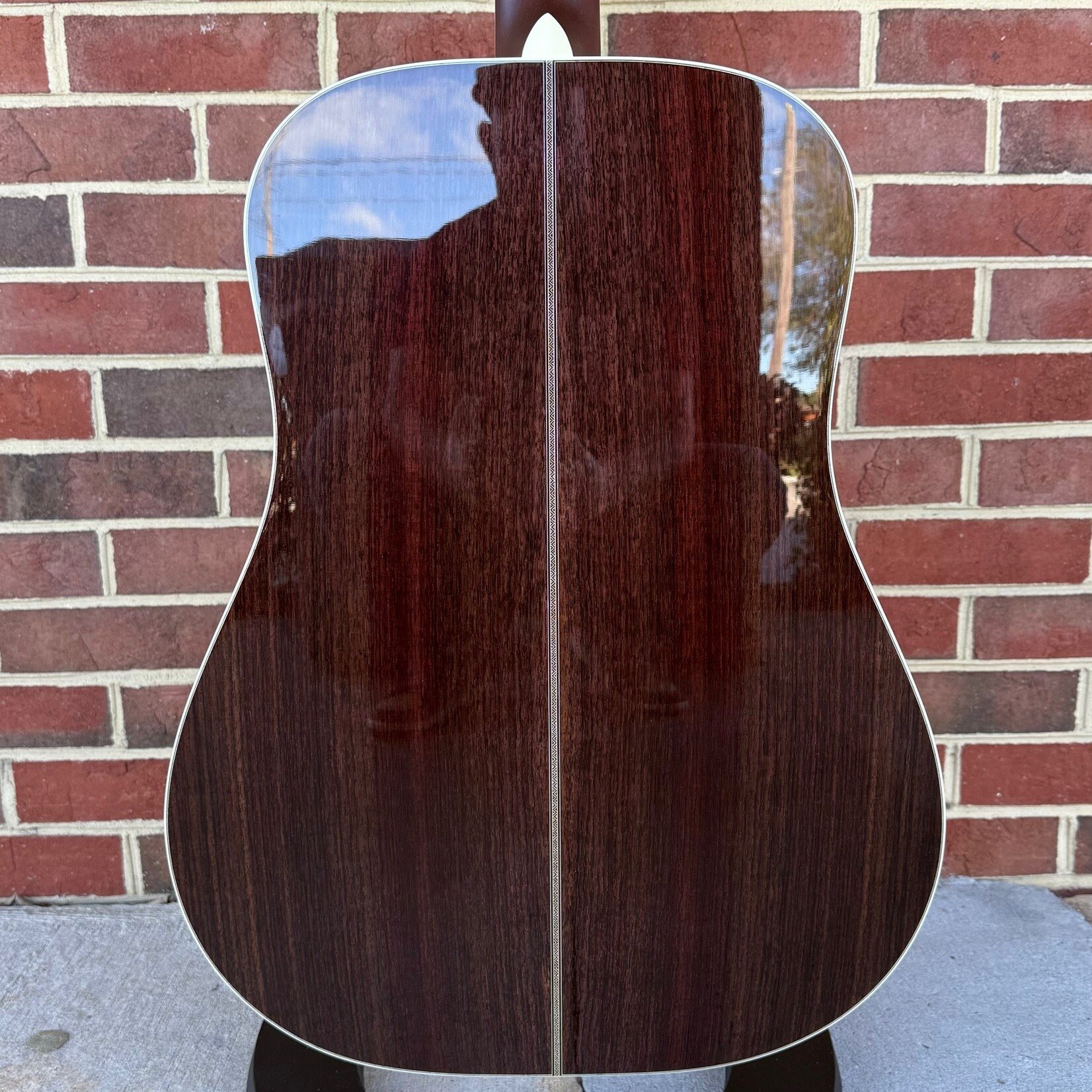 Santa Cruz Guitar Co. Santa Cruz Tony Rice Signature Model, Sitka Spruce Top, Indian Rosewood Back & Sides, Faux Tortoise Pickguard, Hardshell Case