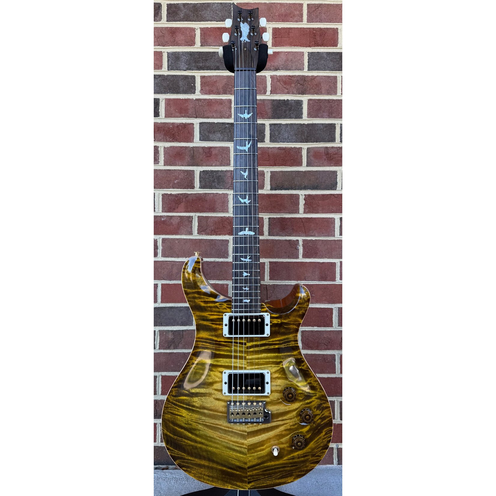 Paul Reed Smith Paul Reed Smith Private Stock DGT, Dirty Blonde Glow, Wild West Coast Curly Maple Top, Ribbon Mahogany Body, Ziricote Neck & Fretboard, Smoked Black Hybrid Hardware, Brown Paisley Case
