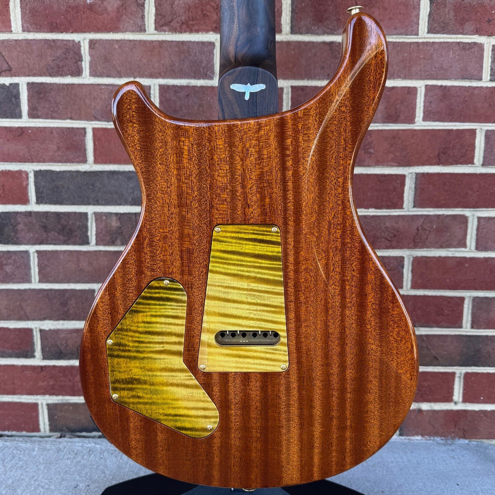 Paul Reed Smith Paul Reed Smith Private Stock DGT, Dirty Blonde Glow, Wild West Coast Curly Maple Top, Ribbon Mahogany Body, Ziricote Neck & Fretboard, Smoked Black Hybrid Hardware, Brown Paisley Case