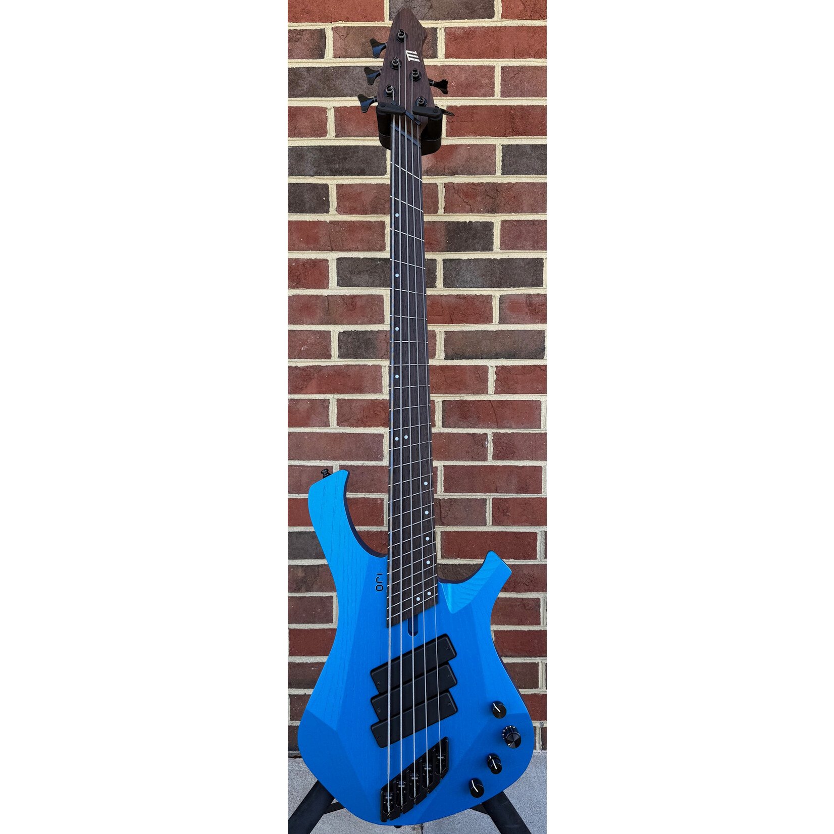 Mayones Mayones Ori Enji 5, Mecha Blue Matte, Swamp Ash Body, Wenge Neck & Fretboard, Velvetrone Grim VF Pickups, Mayones Hybrid Case
