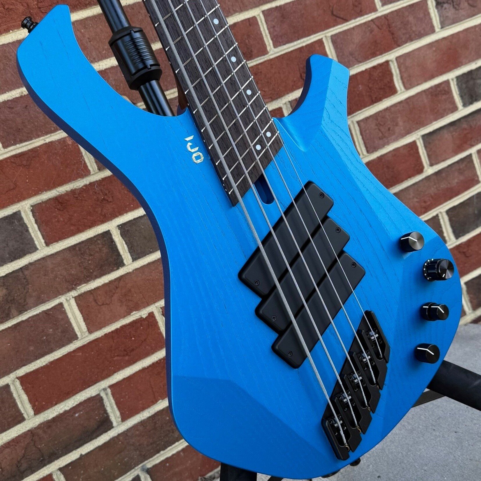 Mayones Mayones Ori Enji 5, Mecha Blue Matte, Swamp Ash Body, Wenge Neck & Fretboard, Velvetrone Grim VF Pickups, Mayones Hybrid Case