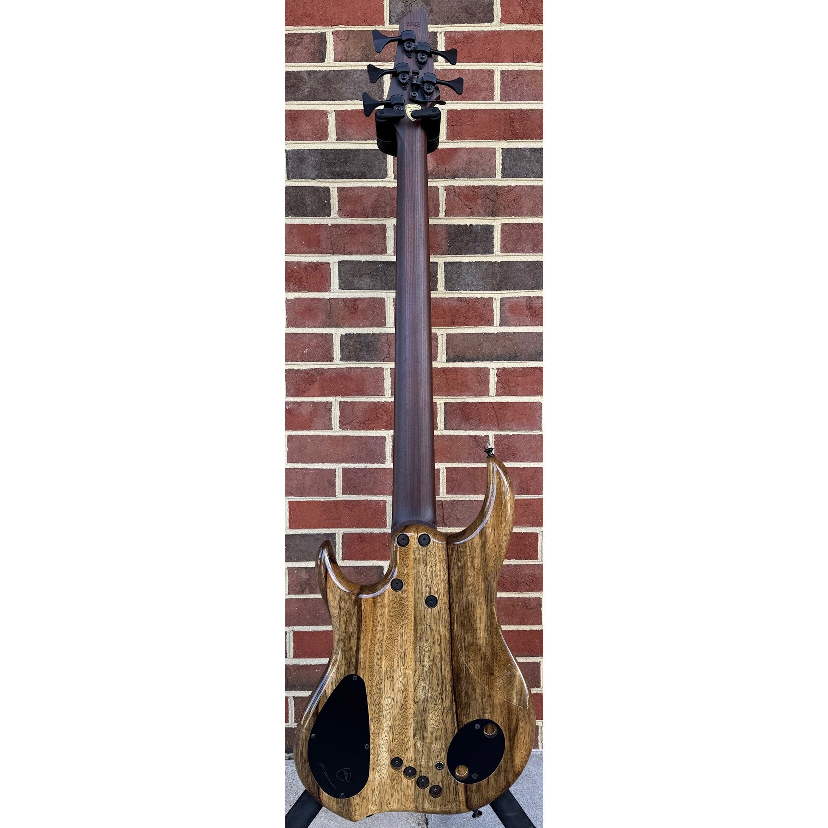 Dingwall Dingwall Z3 Custom 5-String, Buckeye Burl Top, Wenge Contrast Layer, Black Limba Body, Roasted Ash Neck, Macassar Ebony Fretboard, Buckeye Burl Block Inlays, Neve Preamp with Toggles, Hipshot Xtender Key, Dingwall Deluxe Gig Bag