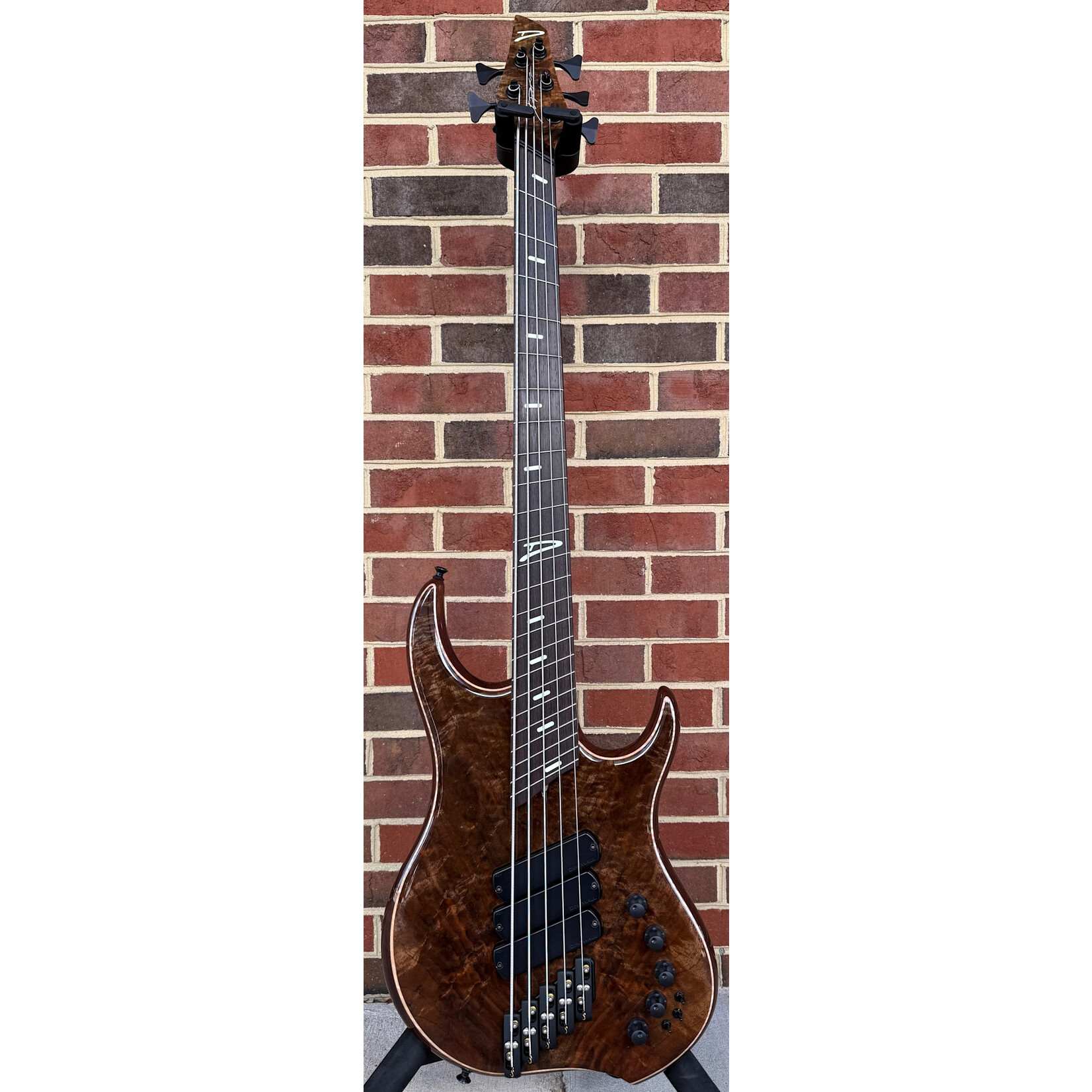 Dingwall Dingwall Z3 Custom 5-String, Walnut Burl Top, Dual Density Ash Body, Maple Neck, Wenge Fretboard, Blue Luminlay Speedo Bar Inlays, Neve Preamp w/ Toggles, Dingwall Deluxe Gig Bag