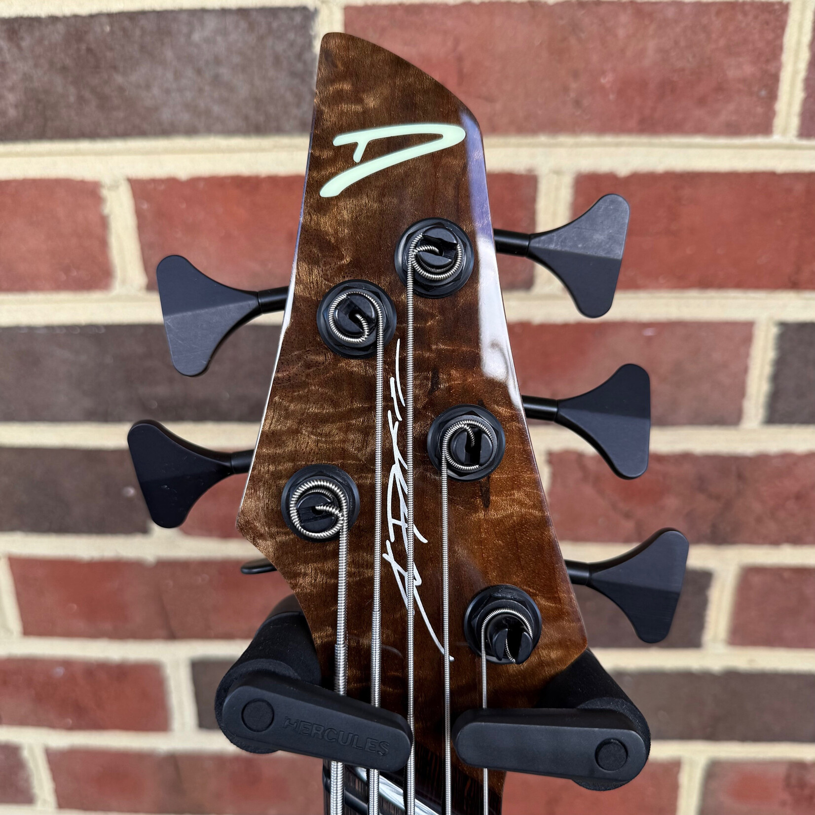 Dingwall Dingwall Z3 Custom 5-String, Walnut Burl Top, Dual Density Ash Body, Maple Neck, Wenge Fretboard, Blue Luminlay Speedo Bar Inlays, Neve Preamp w/ Toggles, Dingwall Deluxe Gig Bag