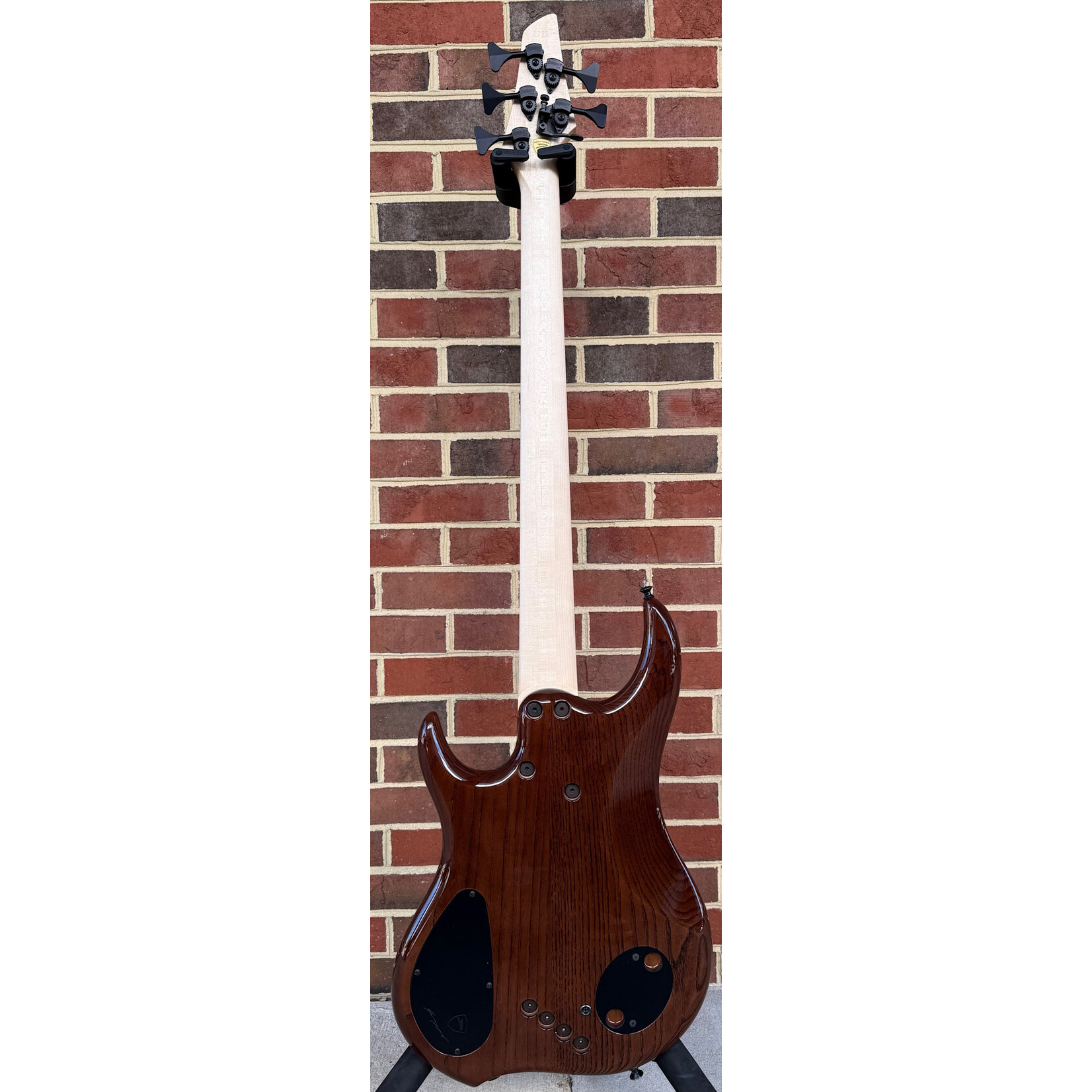 Dingwall Dingwall Z3 Custom 5-String, Walnut Burl Top, Dual Density Ash Body, Maple Neck, Wenge Fretboard, Blue Luminlay Speedo Bar Inlays, Neve Preamp w/ Toggles, Dingwall Deluxe Gig Bag