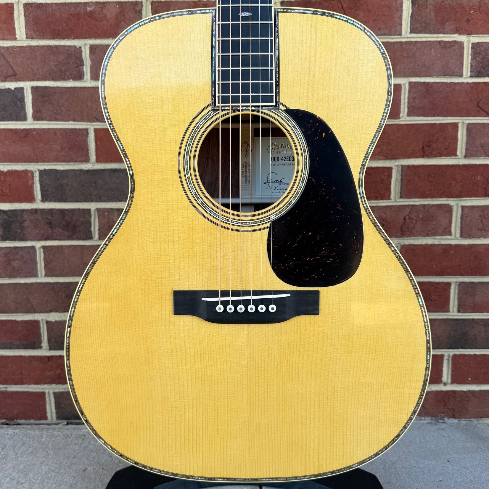 Martin Martin Eric Clapton Signature 30th Anniversary 000-42EC Limited Edition, Adirondack Spruce Top, Guatemalan Rosewood Back & Sides, Hardshell Case