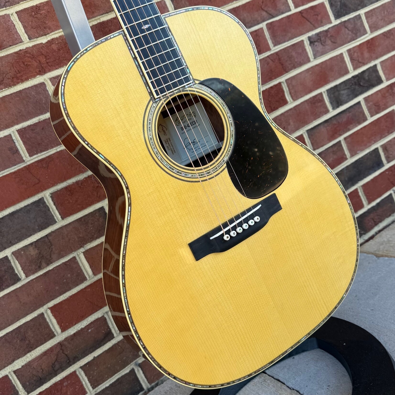 Martin Martin Eric Clapton Signature 30th Anniversary 000-42EC Limited Edition, Adirondack Spruce Top, Guatemalan Rosewood Back & Sides, Hardshell Case