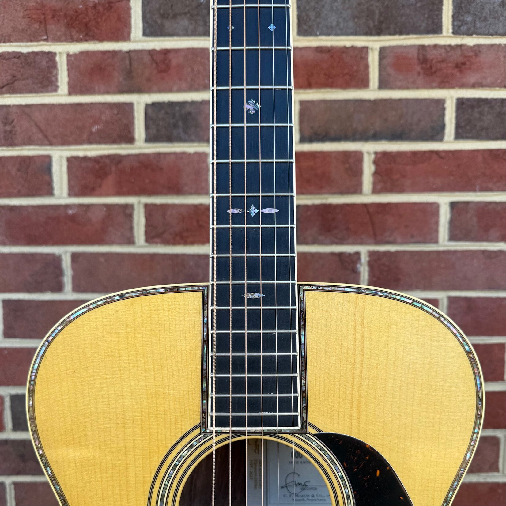 Martin Martin Eric Clapton Signature 30th Anniversary 000-42EC Limited Edition, Adirondack Spruce Top, Guatemalan Rosewood Back & Sides, Hardshell Case