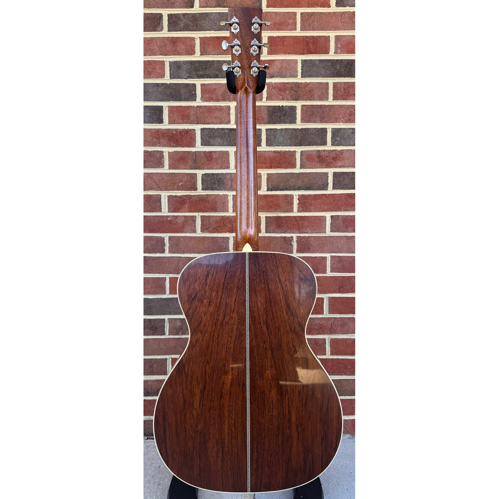 Martin Martin Eric Clapton Signature 30th Anniversary 000-42EC Limited Edition, Adirondack Spruce Top, Guatemalan Rosewood Back & Sides, Hardshell Case