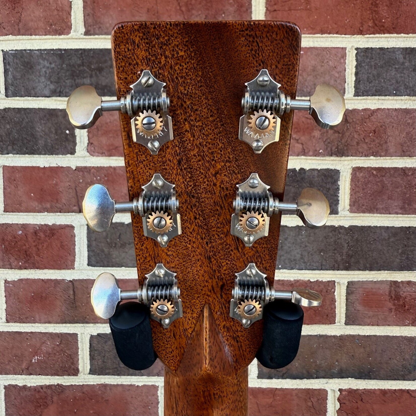 Martin Martin Eric Clapton Signature 30th Anniversary 000-42EC Limited Edition, Adirondack Spruce Top, Guatemalan Rosewood Back & Sides, Hardshell Case