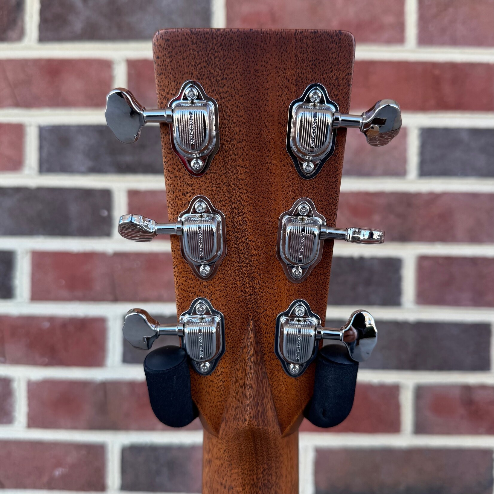 Martin Martin D-28 Billy Strings Signature Model, Spruce Top, Rosewood Back & Sides, Hardshell Case