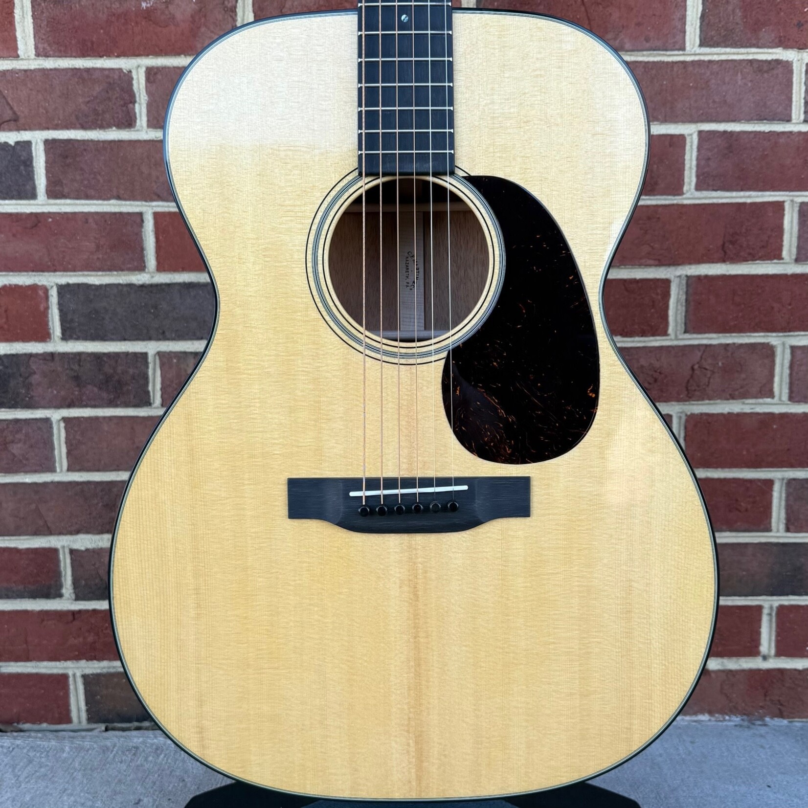 Martin Martin 000-18, Spruce Top, Mahogany Back & Sides, Hardshell Case
