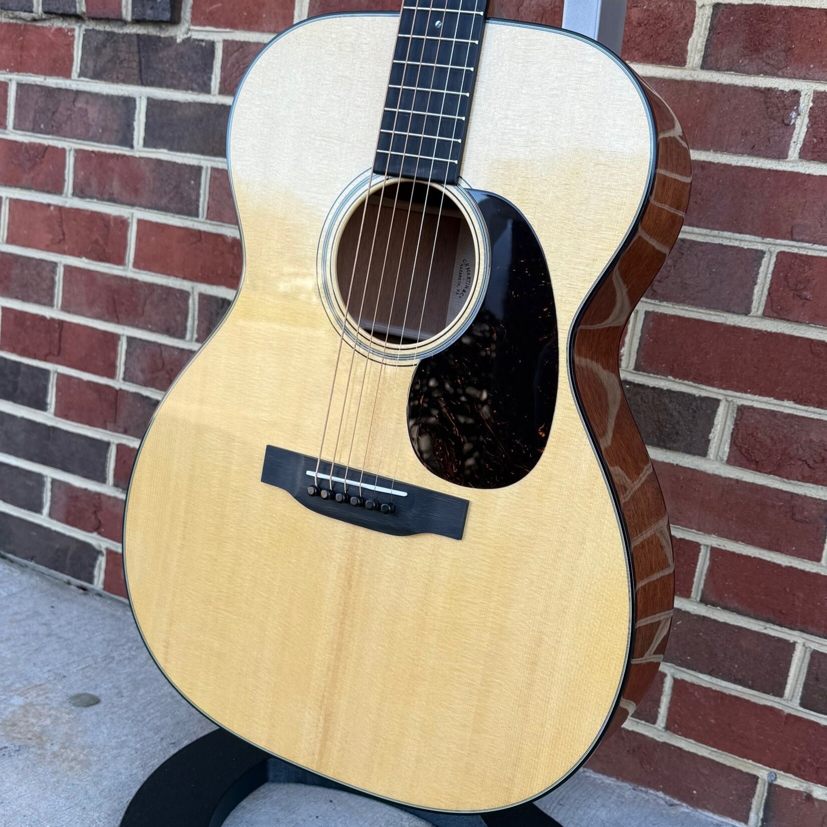 Martin Martin 000-18, Spruce Top, Mahogany Back & Sides, Hardshell Case
