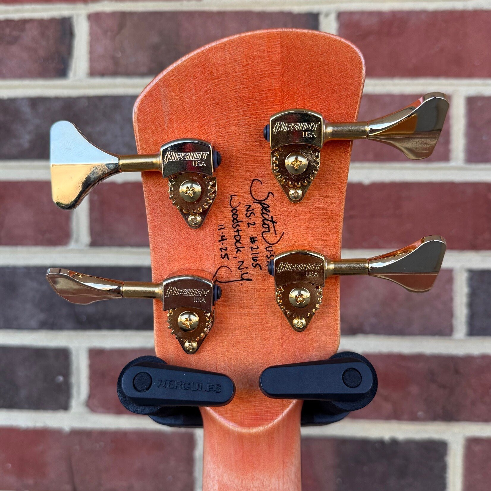 Spector Spector USA NS-2, Chevron Fire Burst, Maple Burl Top, Maple Back, 3pc Maple Neck, Pale Moon Ebony Fretboard, EMG PX/JX Set, HAZ 9v Preamp, TSA Case