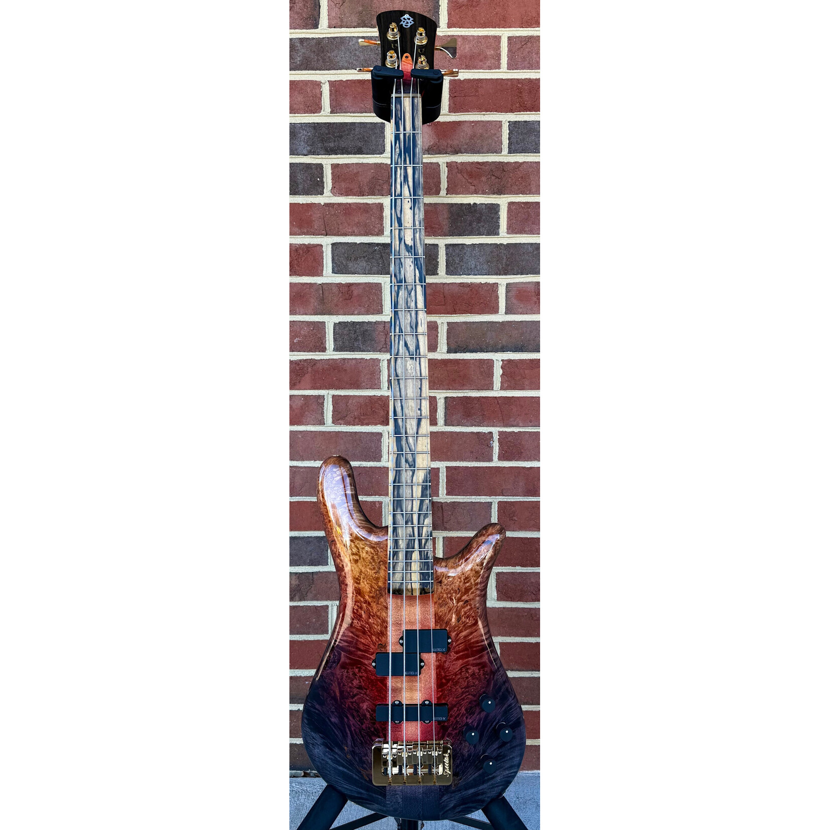 Spector Spector USA NS-2, Chevron Fire Burst, Maple Burl Top, Maple Back, 3pc Maple Neck, Pale Moon Ebony Fretboard, EMG PX/JX Set, HAZ 9v Preamp, TSA Case