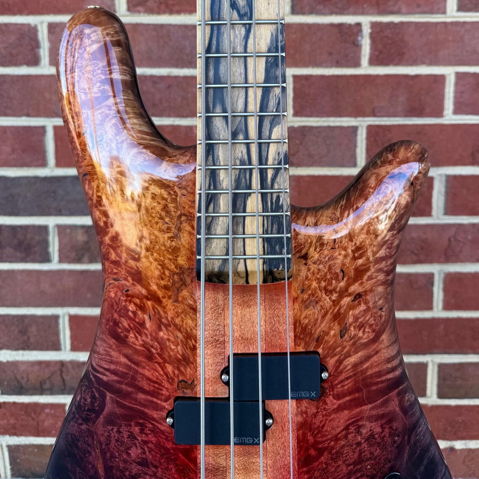 Spector Spector USA NS-2, Chevron Fire Burst, Maple Burl Top, Maple Back, 3pc Maple Neck, Pale Moon Ebony Fretboard, EMG PX/JX Set, HAZ 9v Preamp, TSA Case