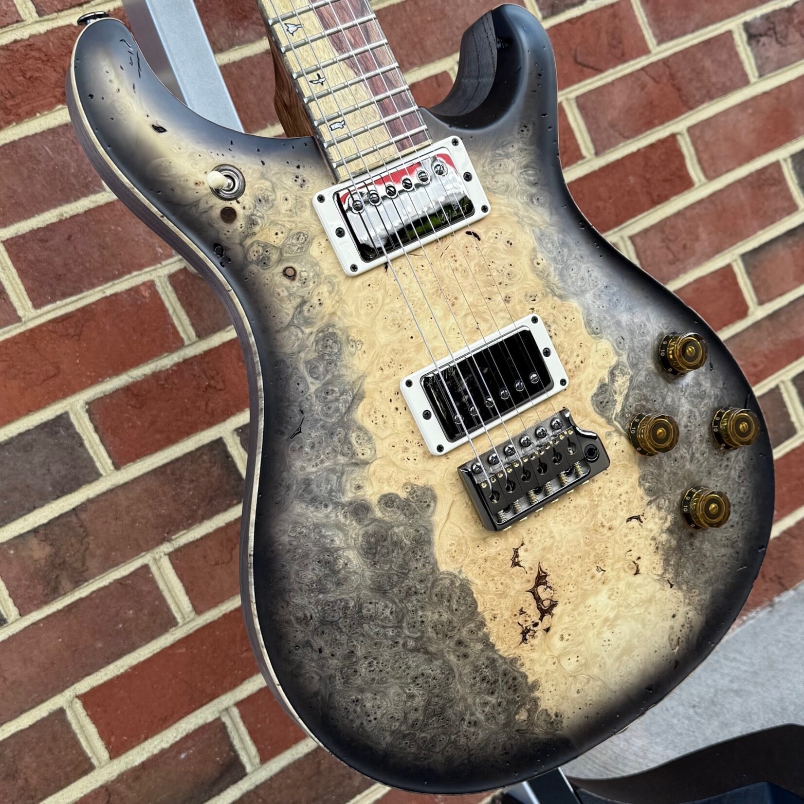 Paul Reed Smith Paul Reed Smith Private Stock #11942 , McCarty 594 Tremolo, Buckeye Burl Top, Swamp Ash Body, Hormigo Neck, Hormigo Fretboard, Smoked Black Hardware, Hardshell Case