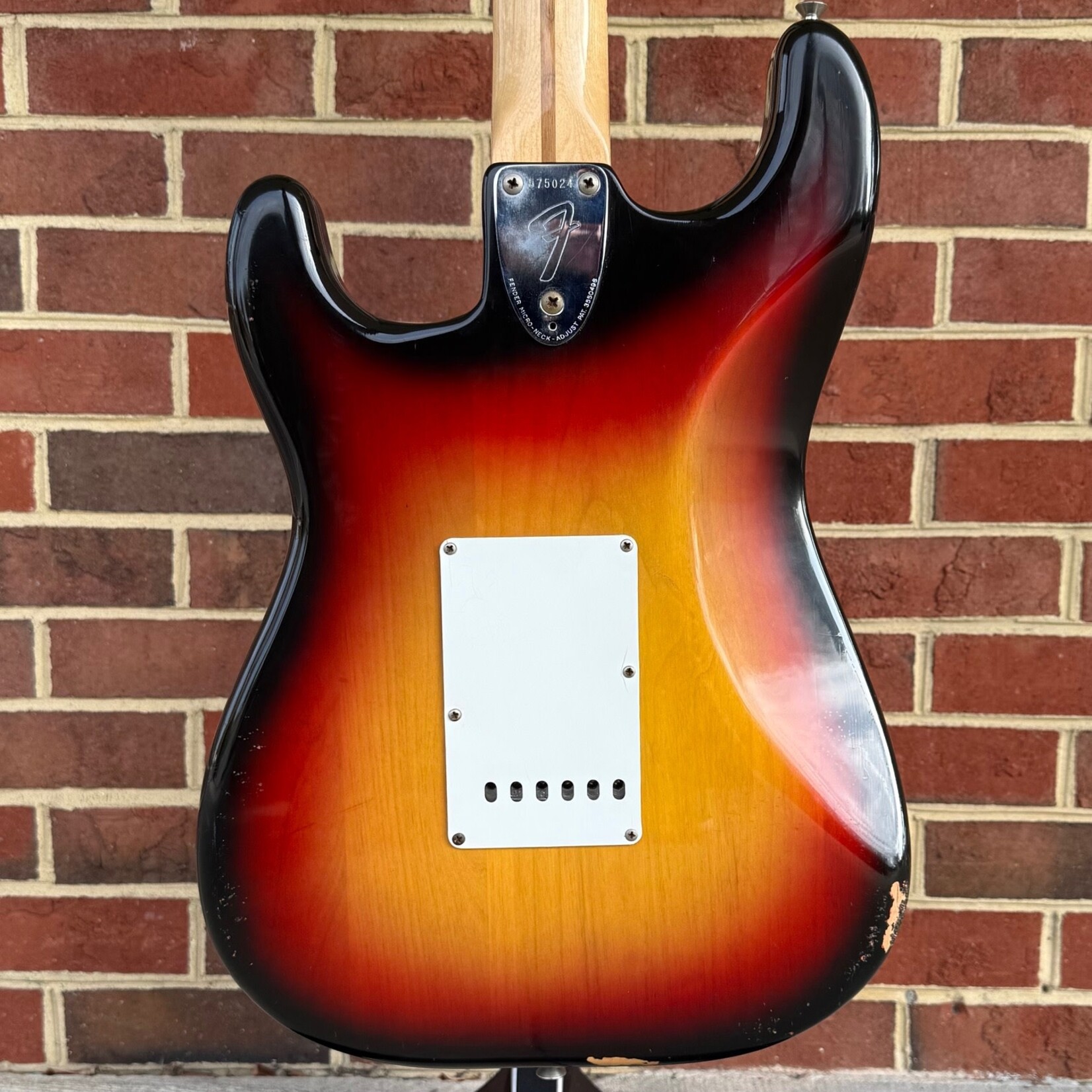Fender 1974 Stratocaster, 3-Tone Sunburst, Maple Neck & Fretboard, Original Hardshell Case (USED/CONSIGNMENT)
