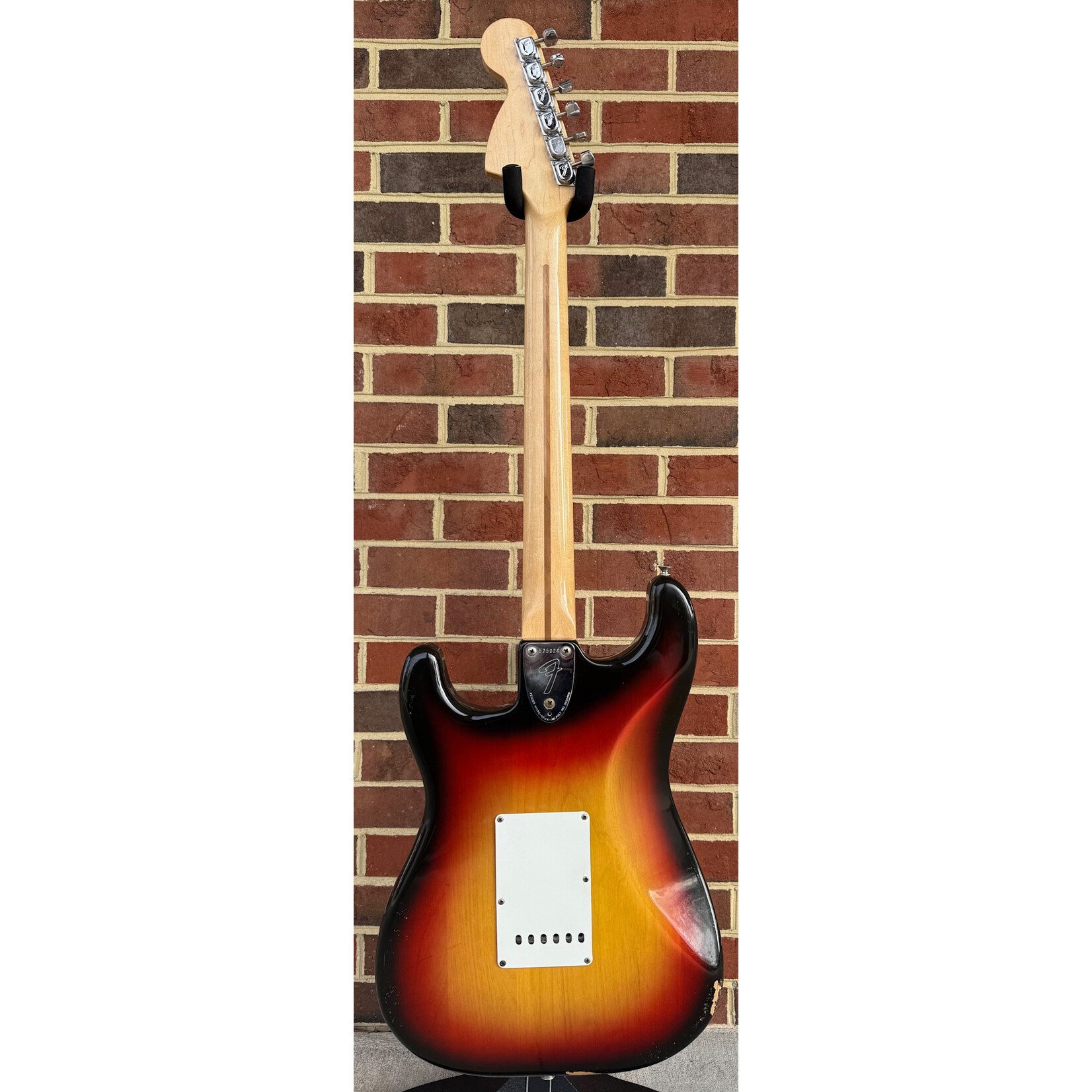 Fender 1974 Stratocaster, 3-Tone Sunburst, Maple Neck & Fretboard, Original Hardshell Case (USED/CONSIGNMENT)