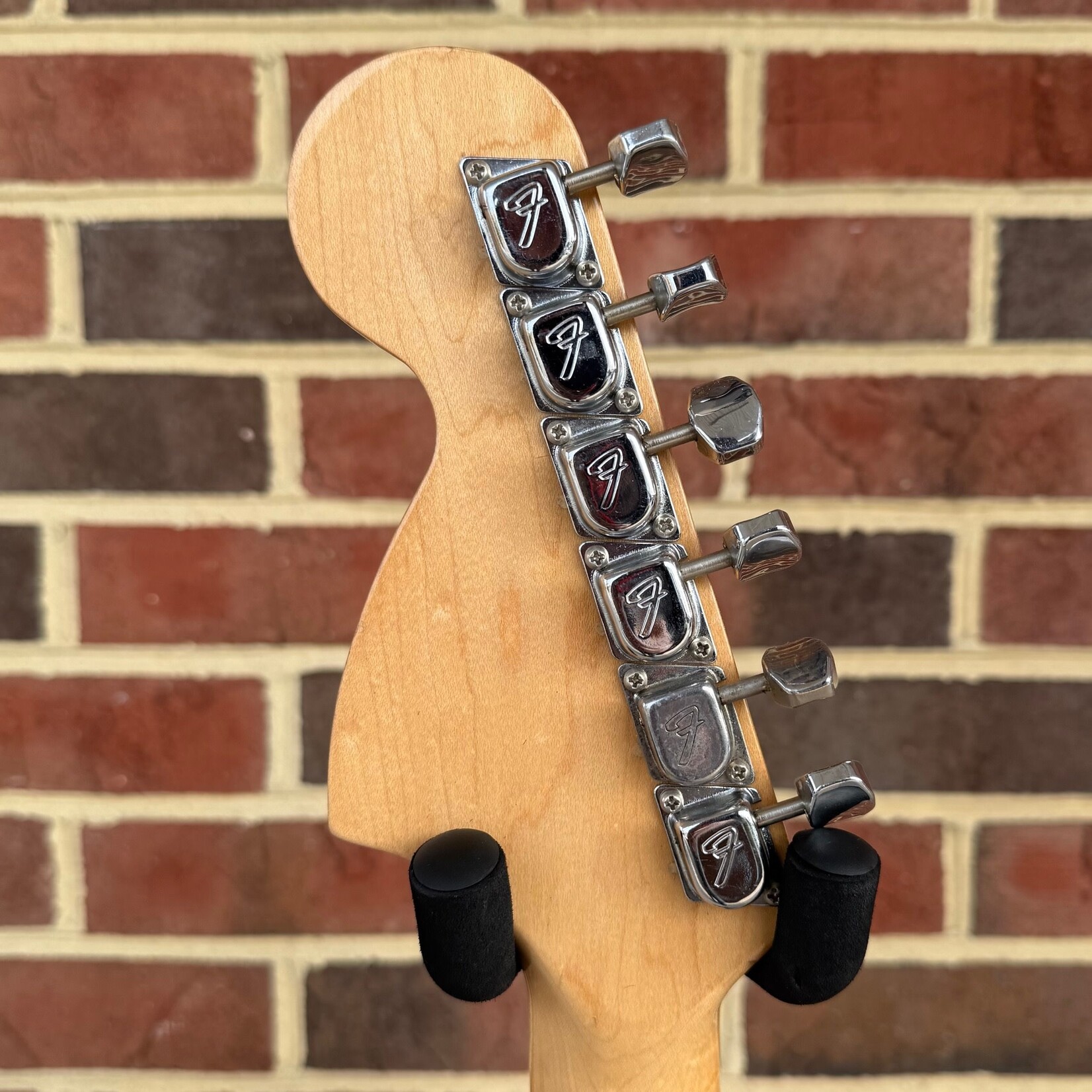 Fender 1974 Stratocaster, 3-Tone Sunburst, Maple Neck & Fretboard, Original Hardshell Case (USED/CONSIGNMENT)