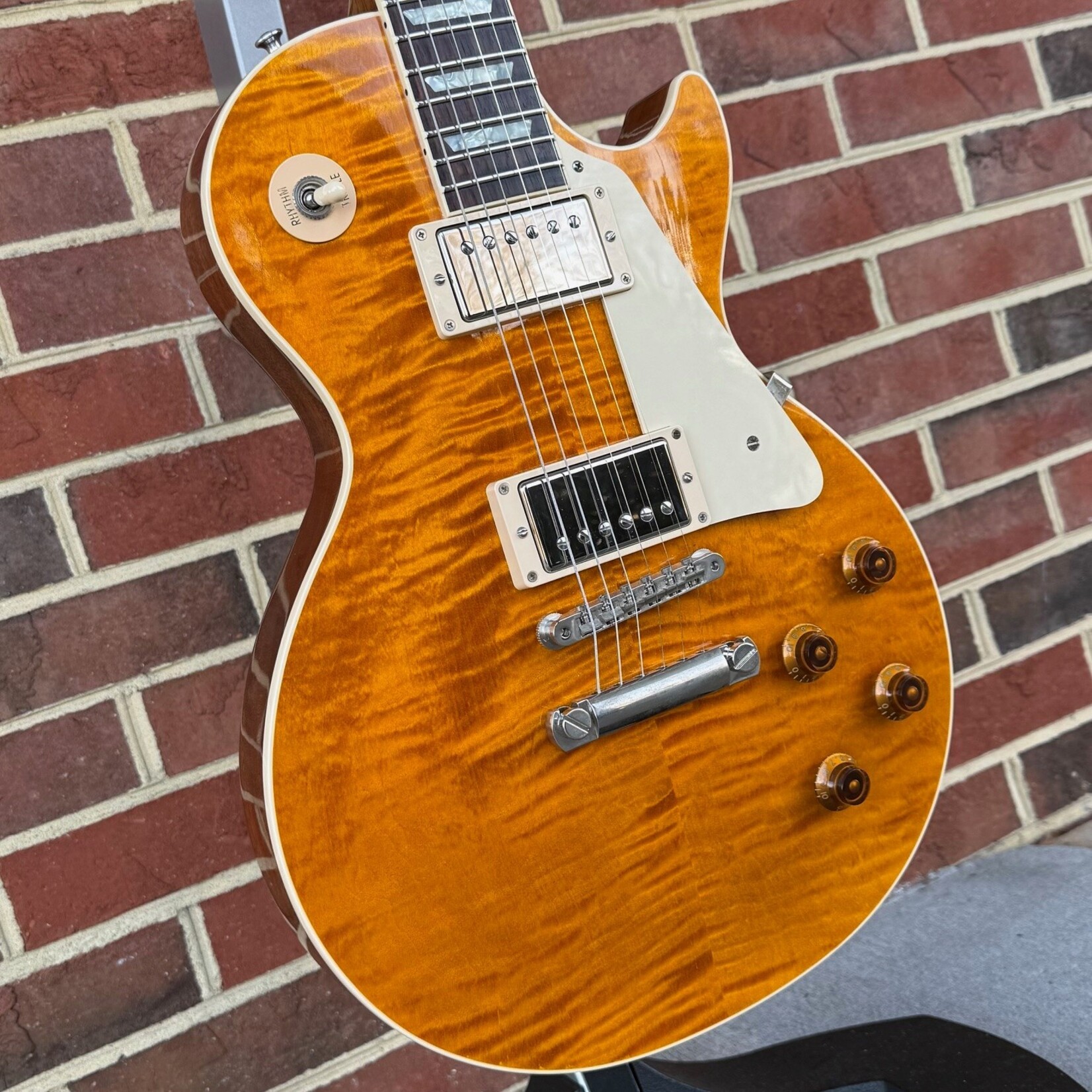 Gibson Custom Modern Les Paul Standard, 2017 Limited Edition, Trans Amber, Hardshell Case (USED)