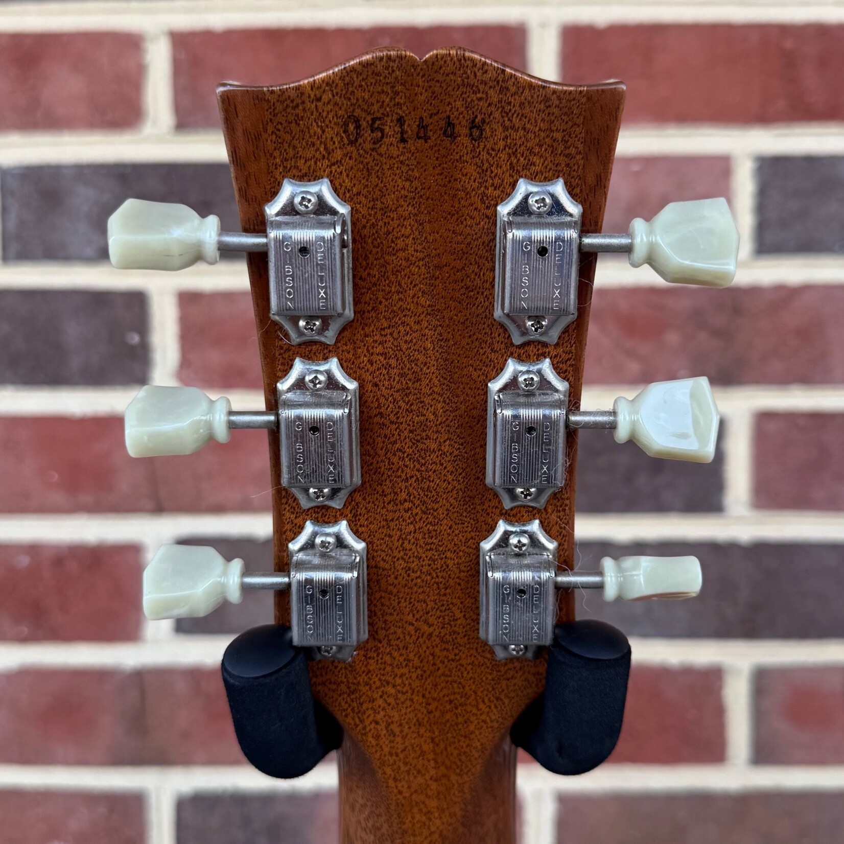 Gibson 2005 Les Paul Classic 1960 Reissue, Honey Burst, Hardshell Case (USED)