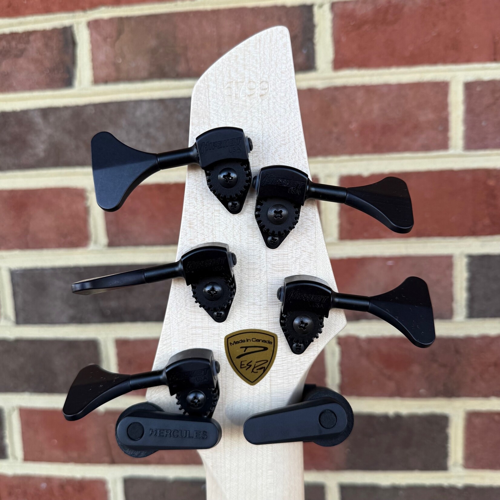 Dingwall Dingwall Z3 Custom 5-String, Purple to Natural Reverseburst, Quilted Maple Top, Dual Density Swamp Ash Body, Maple Neck & Fretboard, Block Inlays, Super Fatty II Pickups, Neve Preamp, Dingwall Deluxe Gig Bag