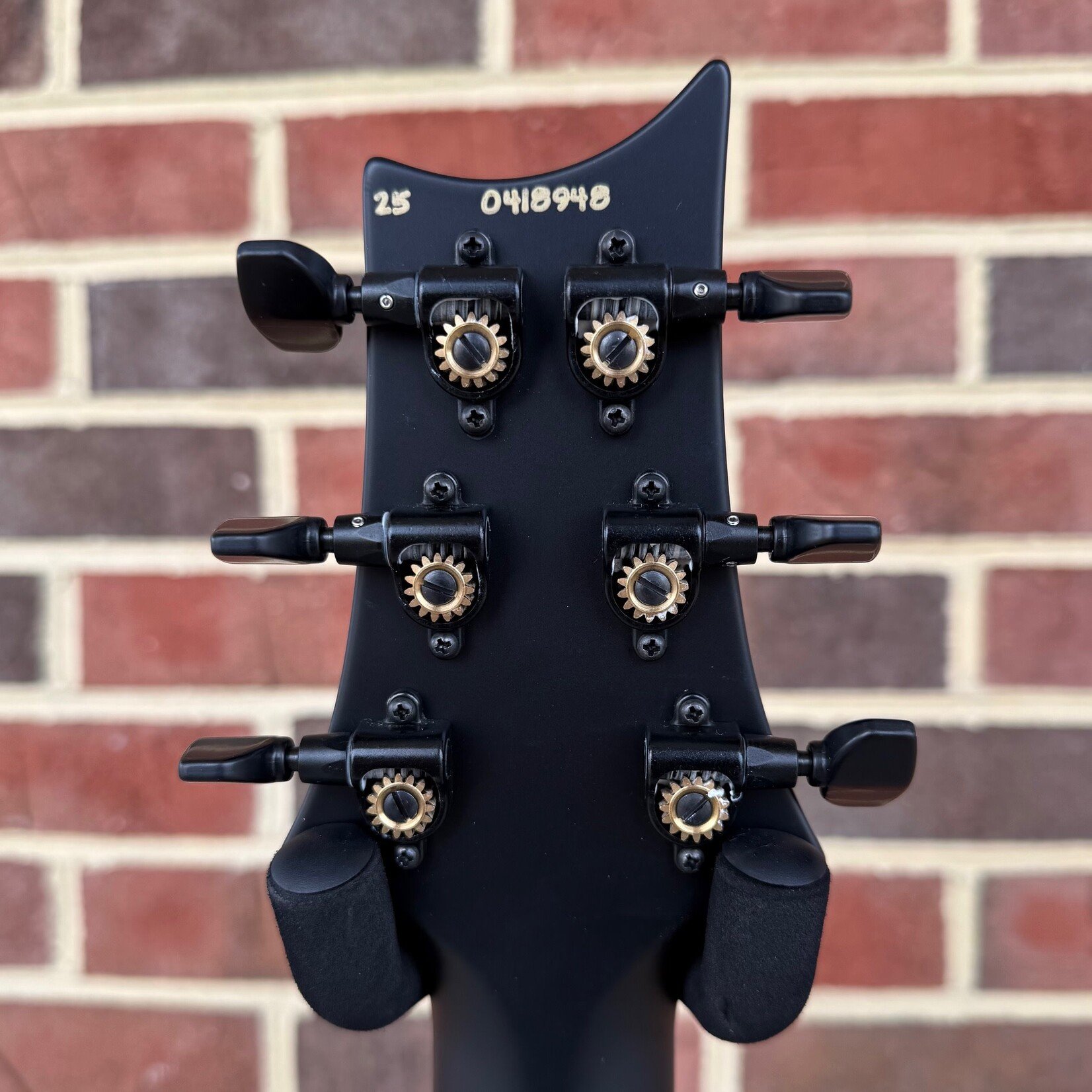 Paul Reed Smith Paul Reed Smith Mark Holcomb Signature, Cobalt Smokeburst, Flamed Mango Top, Mahogany Body, Maple Neck, Gaboon Ebony Fretboard, Hardshell Case