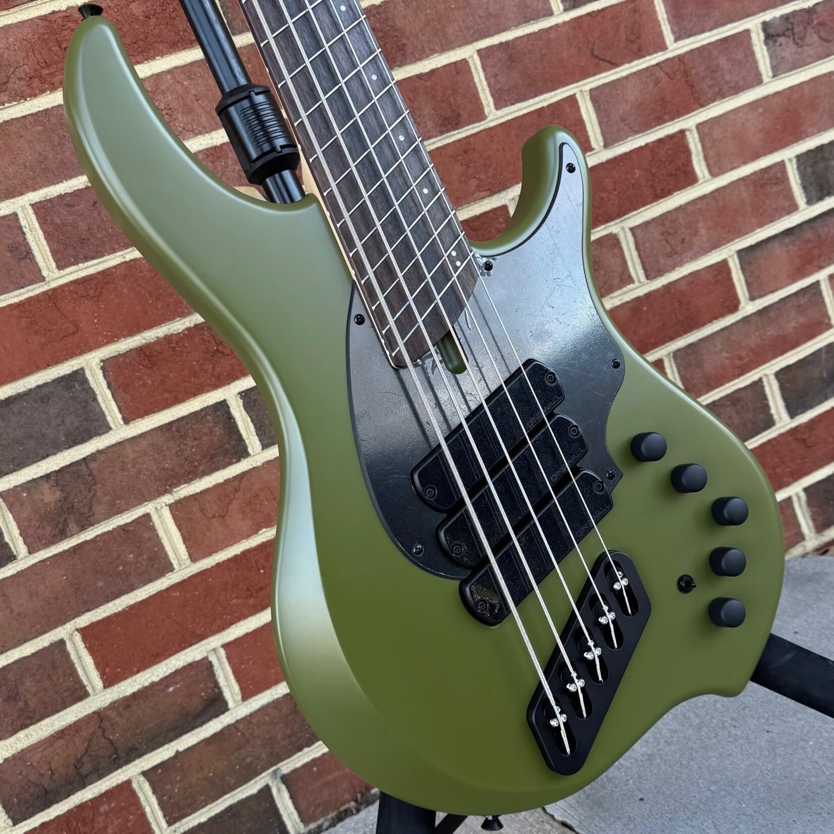 Dingwall Dingwall Kyle Konkiel Signature Model, Limited Edition, Matte Army Green, Alder Body, Maple Neck, Rosewood Fretboard, EMG Preamp, Dingwall Gig Bag, SN# 20007