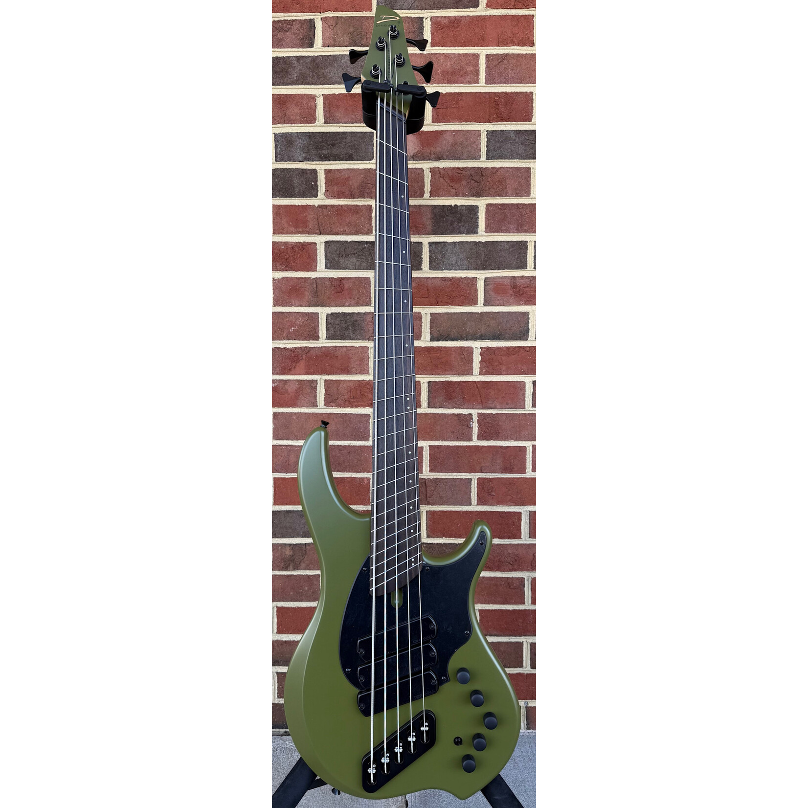 Dingwall Dingwall Kyle Konkiel Signature Model, Limited Edition, Matte Army Green, Alder Body, Maple Neck, Rosewood Fretboard, EMG Preamp, Dingwall Gig Bag, SN# 20013