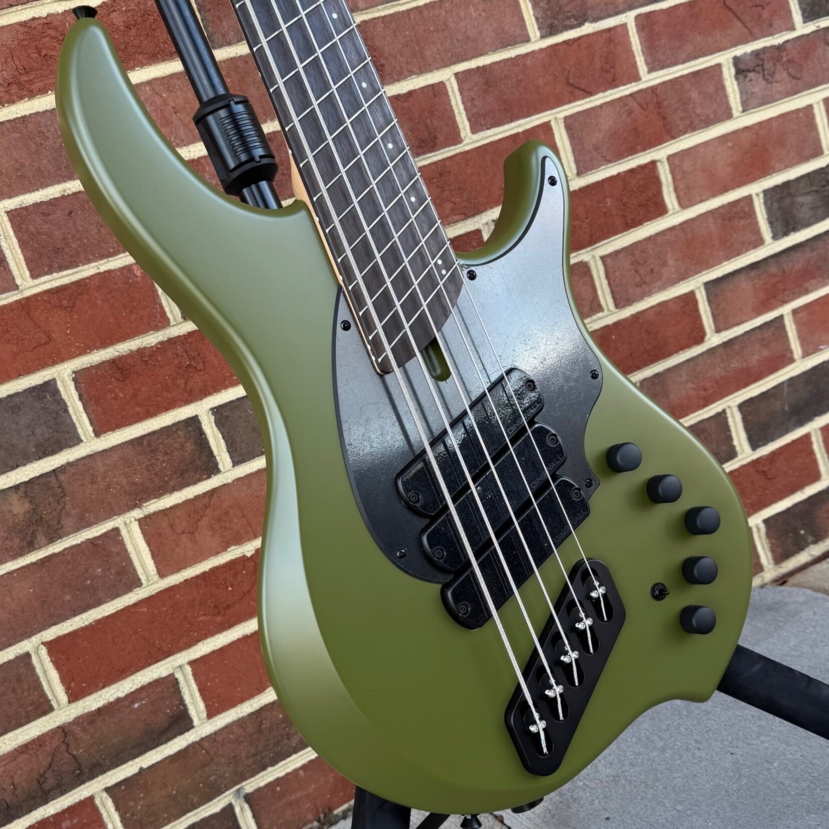 Dingwall Dingwall Kyle Konkiel Signature Model, Limited Edition, Matte Army Green, Alder Body, Maple Neck, Rosewood Fretboard, EMG Preamp, Dingwall Gig Bag, SN# 20013