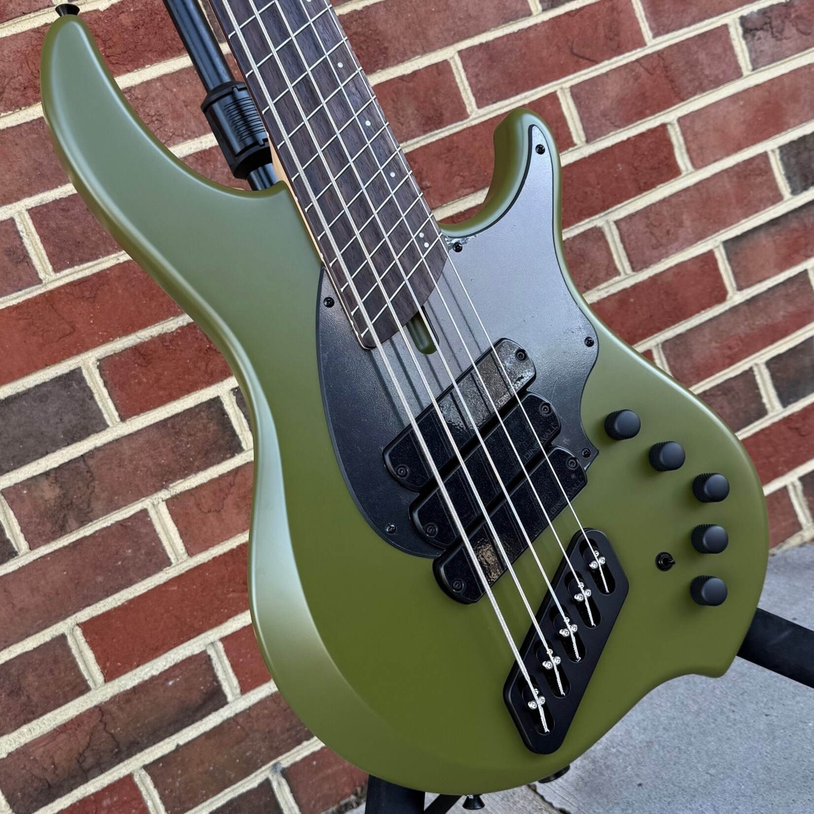 Dingwall Dingwall Kyle Konkiel Signature Model, Limited Edition, Matte Army Green, Alder Body, Maple Neck, Rosewood Fretboard, EMG Preamp, Dingwall Gig Bag, SN# 20017