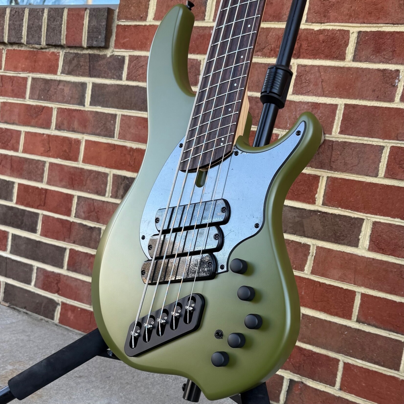 Dingwall Dingwall Kyle Konkiel Signature Model, Limited Edition, Matte Army Green, Alder Body, Maple Neck, Rosewood Fretboard, EMG Preamp, Dingwall Gig Bag, SN# 20017
