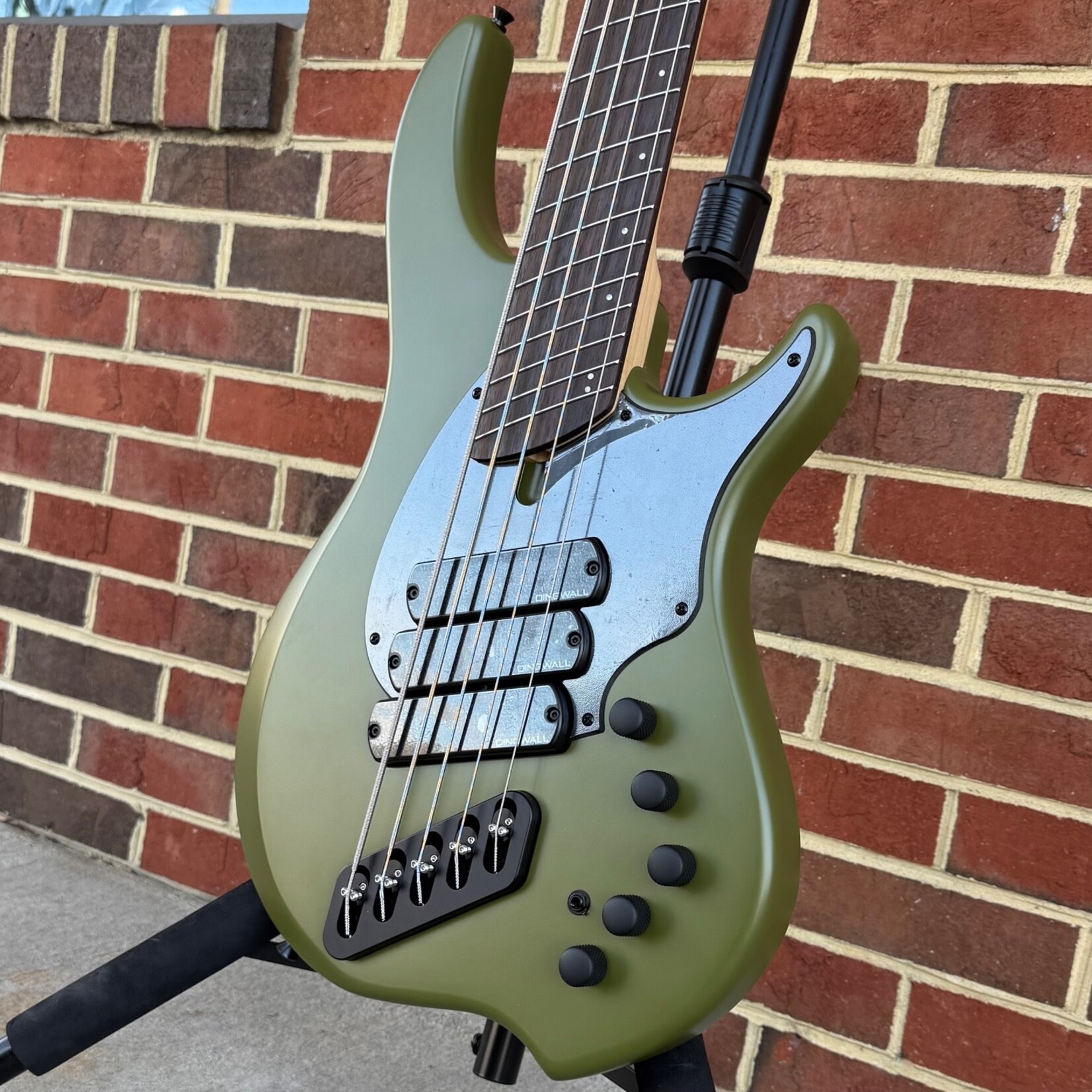 Dingwall Dingwall Kyle Konkiel Signature Model, Limited Edition, Matte Army Green, Alder Body, Maple Neck, Rosewood Fretboard, EMG Preamp, Dingwall Gig Bag, SN# 20025