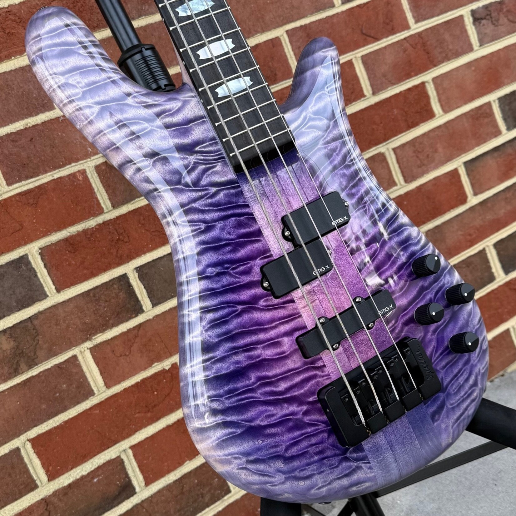 Spector Spector USA NS-2, Jazzberry, Premium Quilted Maple Top, Flamed Ebony Fretboard, EMG PX/JX Set, HAZ 9v, TSA Case