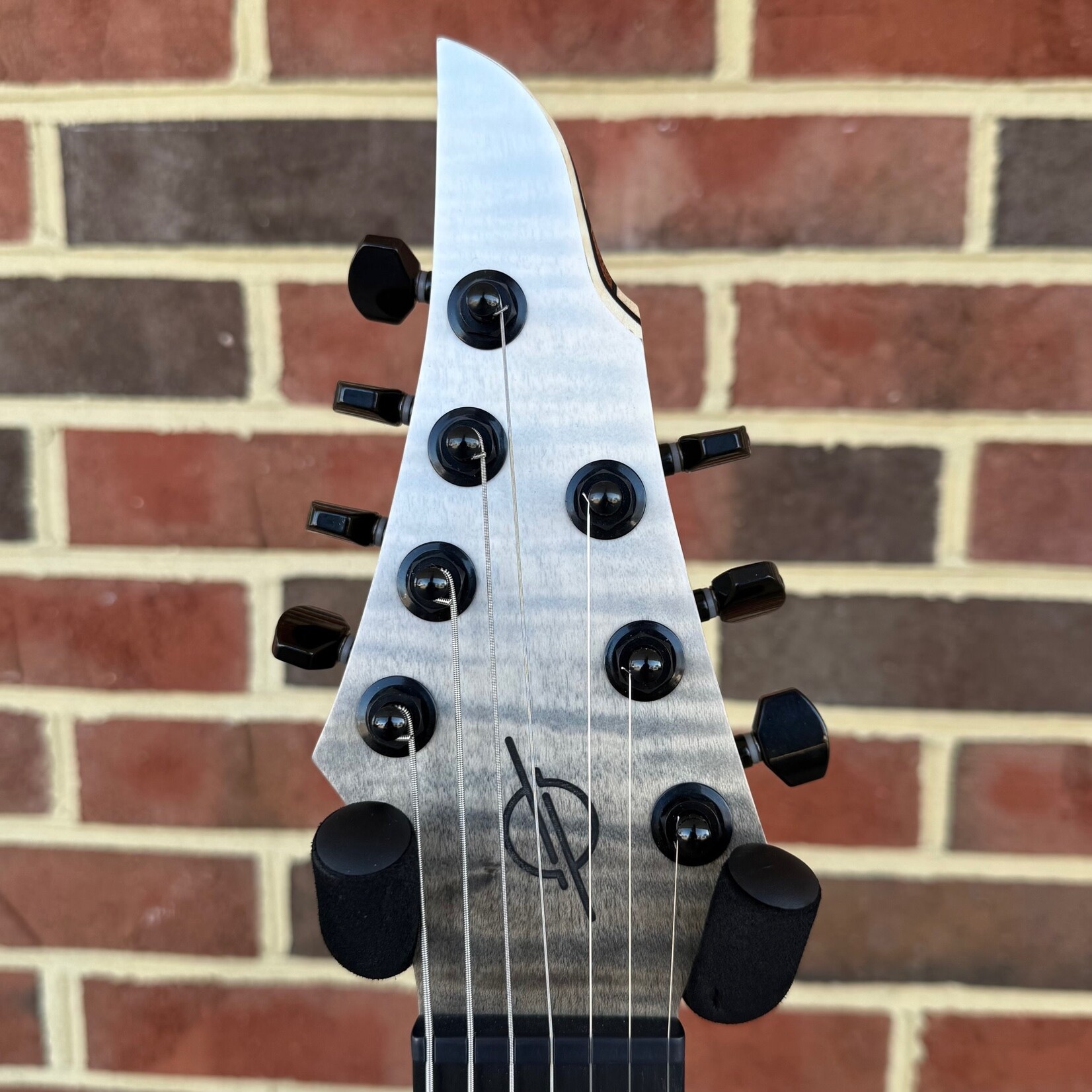 Infinia Guitars Infinia Ceres, 7 String, Lunar White, Flame Maple Top, White Back, Deluxe Gig Bag