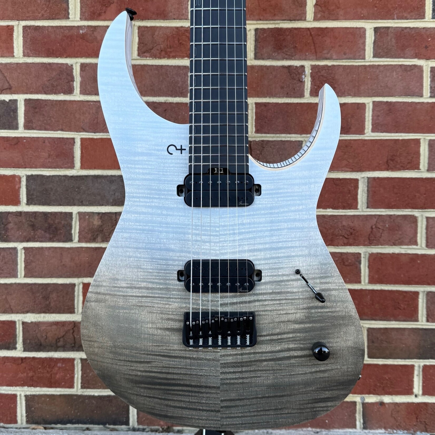 Infinia Guitars Infinia Ceres, 7 String, Lunar White, Flame Maple Top, White Back, Deluxe Gig Bag