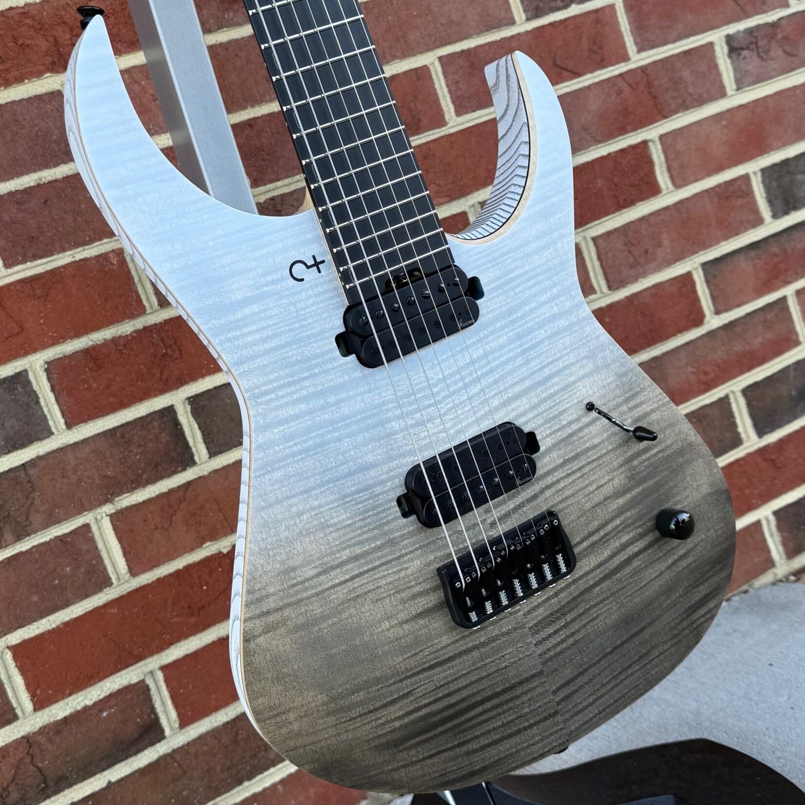 Infinia Guitars Infinia Ceres, 7 String, Lunar White, Flame Maple Top, White Back, Deluxe Gig Bag