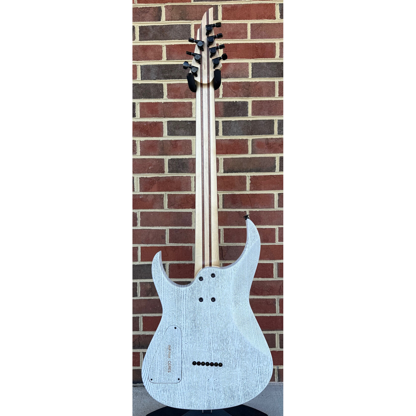 Infinia Guitars Infinia Guitars Ceres, 7-String, Lunar White, Flame Maple Top, White Back, Deluxe Gig Bag